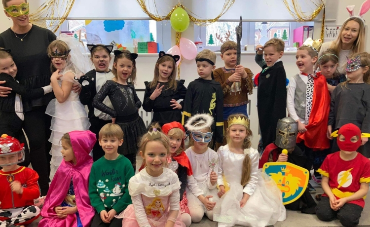 christian-storz-RLQ0YYzQuis-unsplash